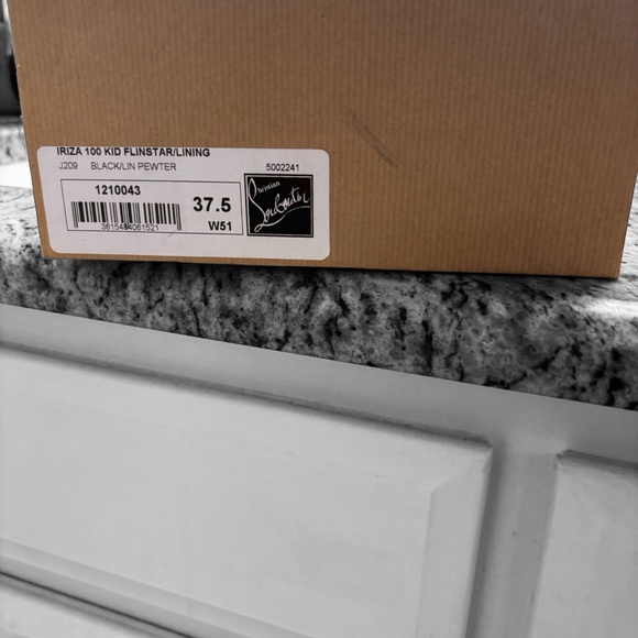 Christian LouBoutin - Picture 4 of 4